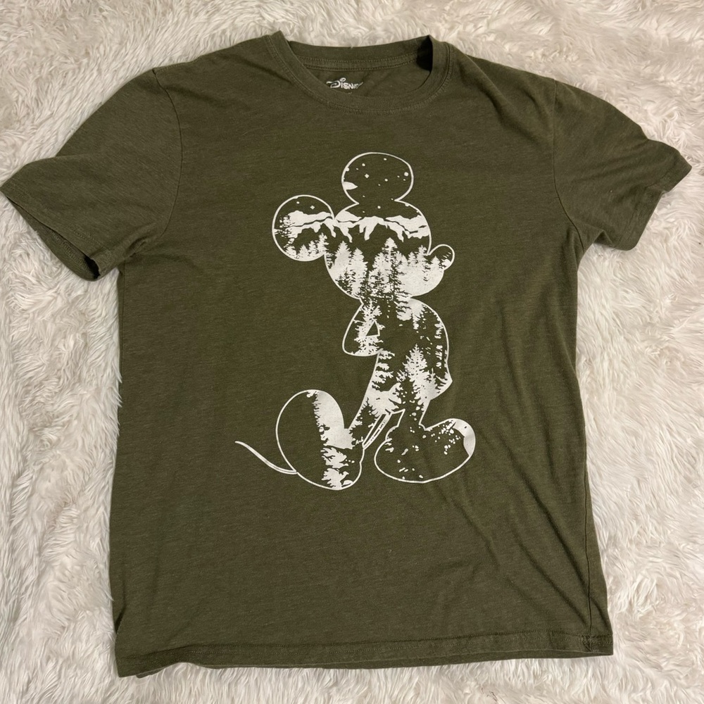 Mickey Mouse Winter Mountains T-Shirt • Green & White • Disney • Men’s Sz Medium